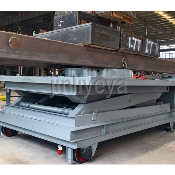 莱芜定制升降车（设备可移动，可升降、台面可旋转）